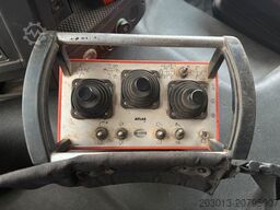 VOLVO FMX 500 6x4 Kipper mit Kran Atlas 172.3E - A4