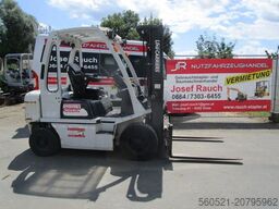 UniCarriers 2,5 Ton. - Triplex-FH 4,75m + Zinkenversteller+SS