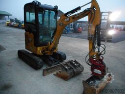 Caterpillar 302 CR mit POWERTILT