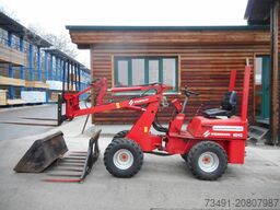 Weidemann 1013 mit 3 Anbaugeräte