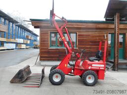 Weidemann 1013 mit 3 Anbaugeräte