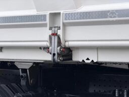 MAN TGS 41.480 8x4 BB mit Meiller 3-Seitenkipper