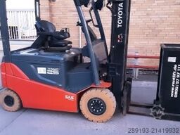 Toyota traigo 8FBMKT25