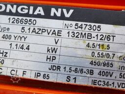  8900