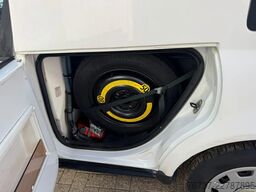 VW Passat **AMBULANCE-RETTUNGSWAGEN**