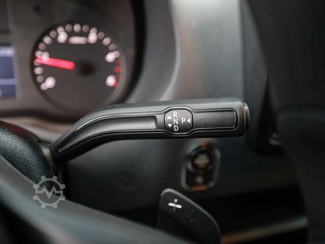 Xe van thùng kín Mercedes-Benz Sprinter 315 CDI Kasten L2H2 AHK Stdhz. Navi