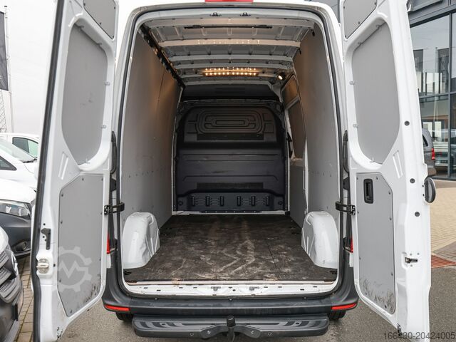 Xe van thùng kín Mercedes-Benz Sprinter 315 CDI Kasten L2H2 AHK Stdhz. Navi