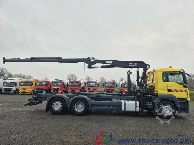 Haakarm vrachtwagen MAN TGS 26.320 Meiller RK 2070+ Kran MKG HLK 177+FB