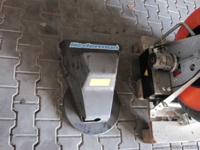 Nederman sustav za ekstrakciju ispušnih plinova za kamione / automobile  