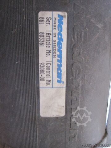 Nederman sustav za ekstrakciju ispušnih plinova za kamione / automobile  