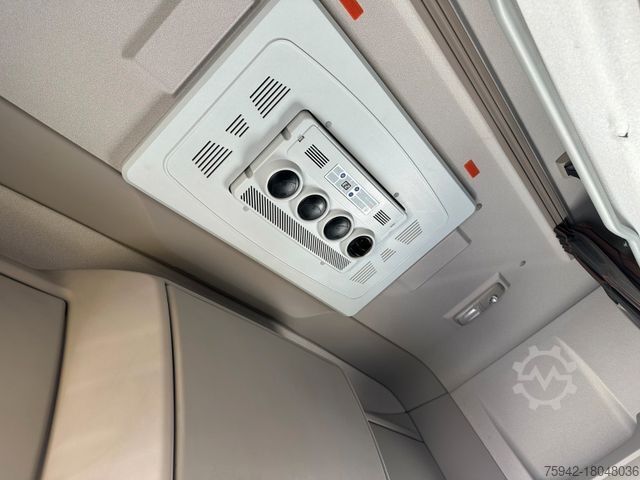 Standardni tegljač DAF XF 480 LED STANDKLIMA RET 2 TANK NAVI ACC