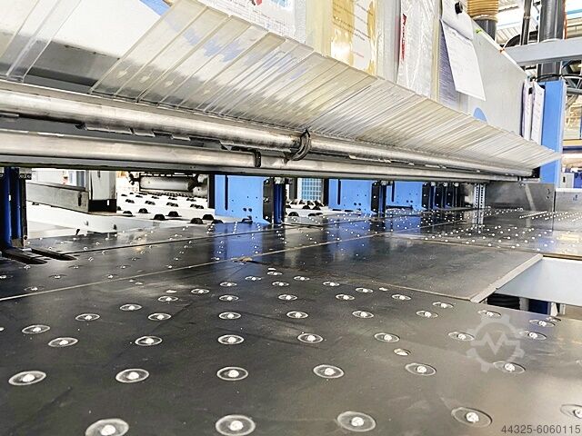 Панельная пила с автоматической загрузкой HOLZMA HPL 430/43/22