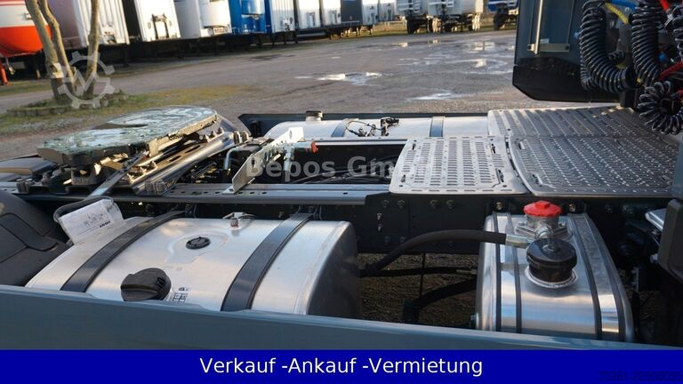 Štandardný ťahač DAF XG FT 530- Kipphydraulik-Retarder-2-Tanks