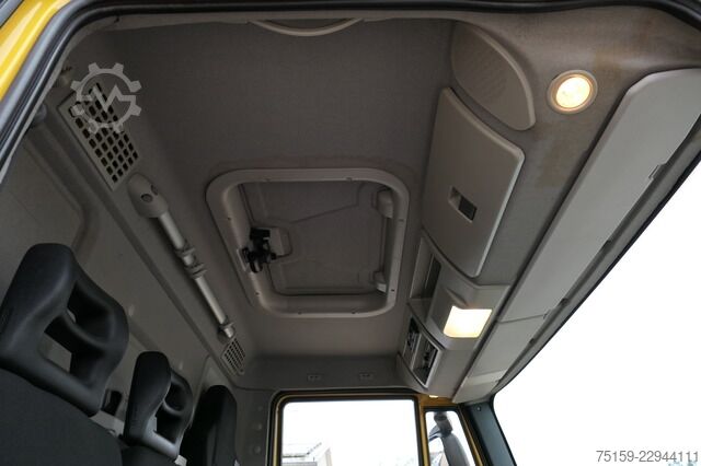 Truk boks iveco EuroCargo ML 120 E28/P