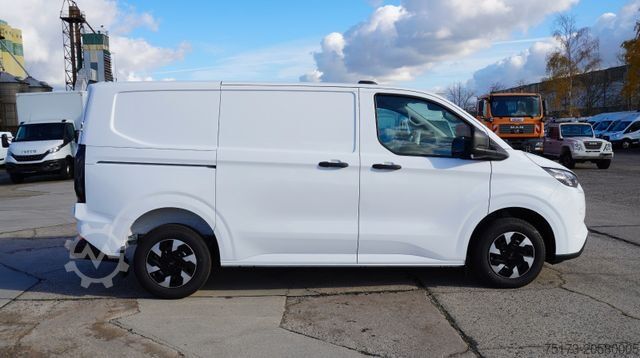 Ploščati dostavnik FORD Transit Custom 320L1 Kasten Trend 2.5L PHEV Kam