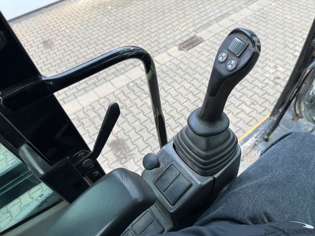 Τροχοφόρος εκσκαφέας CATERPILLAR M318D Mobilbagger *9.235 h *Schnellw. *Greifer