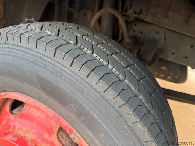 Samochód do przewozu napojów MERCEDES-BENZ 914 * PRITSCHE * GETRÄNKE * ORG KM*6 ZYLINDER *