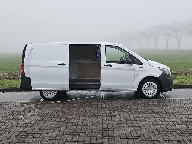 Kombi s vysokou strechou MERCEDES-BENZ EVITO L2 66 kwh Long Range