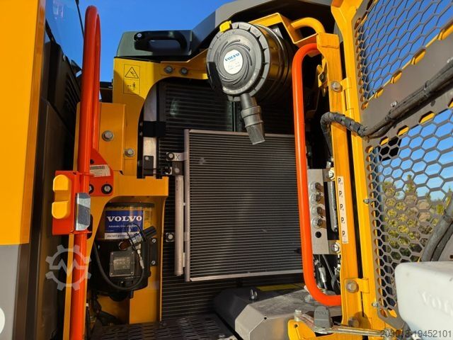 Mobile excavator VOLVO EWR150E Mobilbagger mit ROTATOR ENCONG EC319