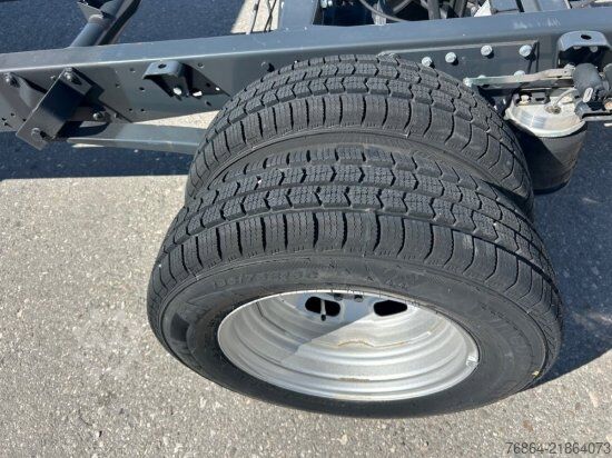 Šasija kombija IVECO DAILY 40 - 180 FAHRGESTELL, E6 OHNE MOTOR/OHNE GETRIEBE