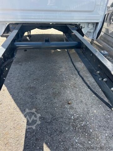 Šasija kombija IVECO DAILY 40 - 180 FAHRGESTELL, E6 OHNE MOTOR/OHNE GETRIEBE