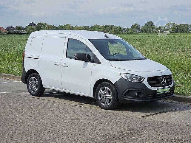 Bőrönd MERCEDES-BENZ CITAN 108 CDI Mbux 3-Zits Euro6 AC