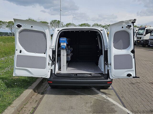 Bőrönd MERCEDES-BENZ CITAN 108 CDI Mbux 3-Zits Euro6 AC