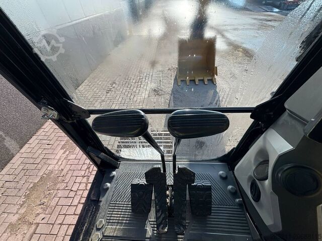 Vikšrinis ekskavatorius CAT 323