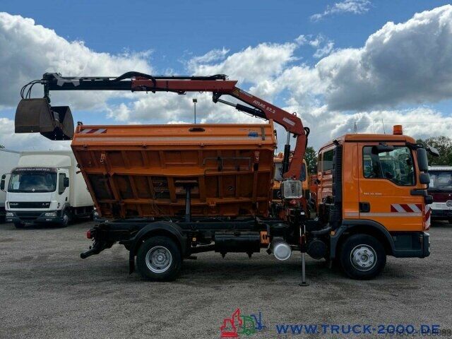 Three-sided tipper truck MAN TGL 12.220 Meiller Atlas Kran 5+6 Steuerk 146TKM