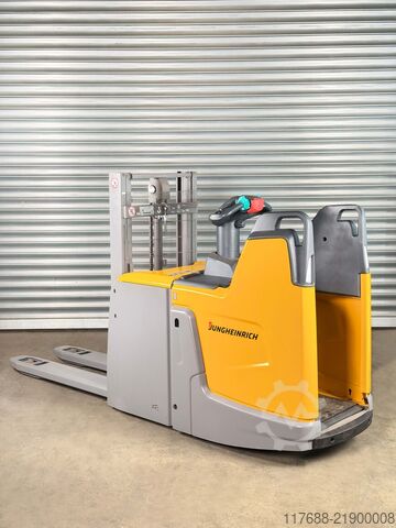 Pengemudi truk angkat tinggi Jungheinrich ERD 220 - Service Neu - Batterie 83% - 2,01m Hub - 2t