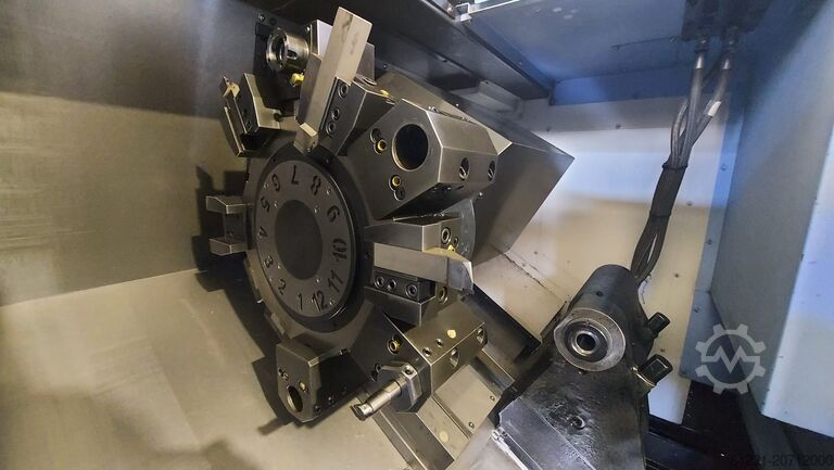 CNC-center för svarvning och fräsning DOOSAN Puma GT 2100M