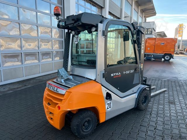 Фронтальный погрузчик-вилочный STILL RX70-30 / Triplex: 4.60m / nur 568h / SS / Waage
