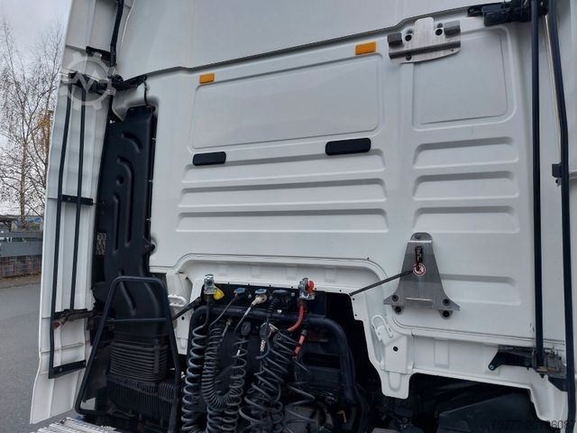 Standart çekici ünitesi MAN TGX 18.440 XXL- INTARDER -2 Tanks-ACC-TOP