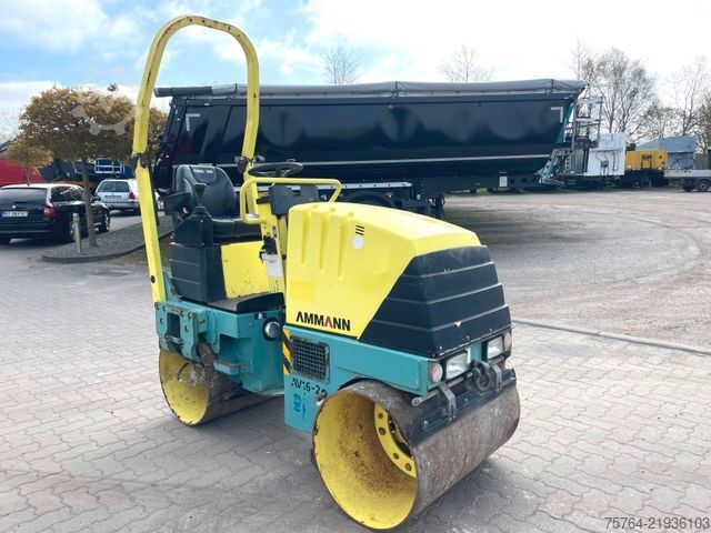 Rodillo de tambor único AMMANN Tandem-Vibrationswalze AV16-2