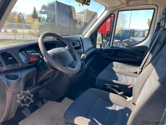 Furgoneta pick-up IVECO Daily 35S12 Pritsche / Doka / AHK / 1. Hand!