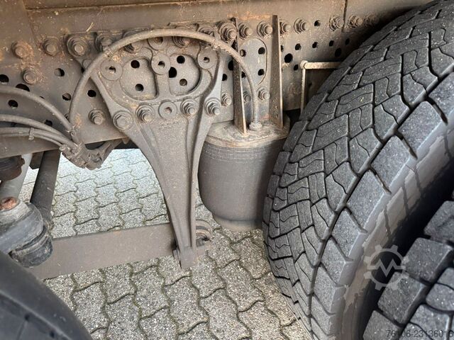 Dobozos teherautó MERCEDES-BENZ Actros 2545 6x2 Getränkewagen