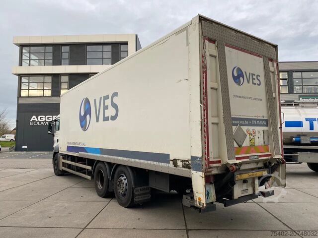 Resväska MAN TGS 26.320 / 6x2/4 / ADR / Closed box / Dhollandia