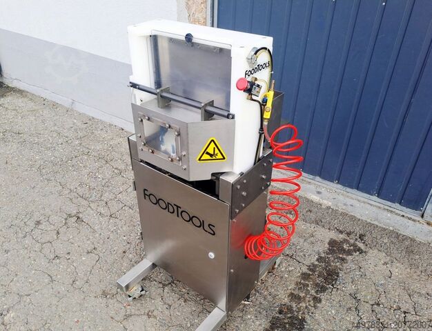 Kakkujen ja leivonnaisten leikkuri FoodTools CS-4AAC