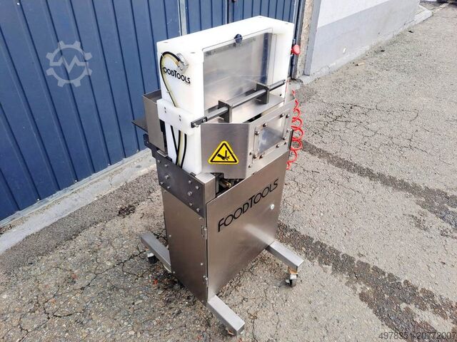 Rezač za torte i kolače FoodTools CS-4AAC