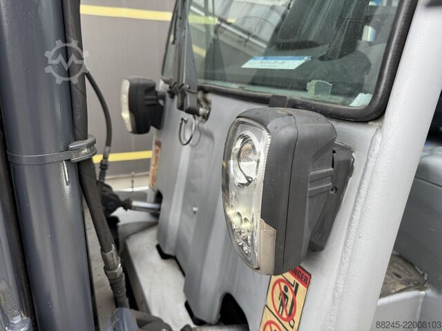 VS-22895 斯蒂尔 RX60-40 型三节门架电动叉车 STILL RX60-40