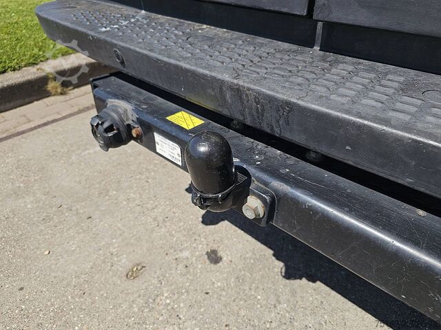 Xe ga mui cao IVECO DAILY 35S18 L4H2 3.0Ltr Automaat