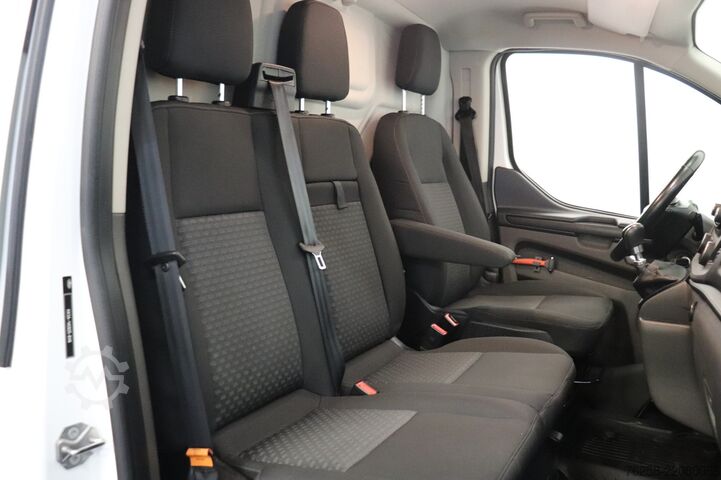 Delivery van Ford Transit Custom 2.0 TDCI 130PK L2 EURO 6 - Airco...