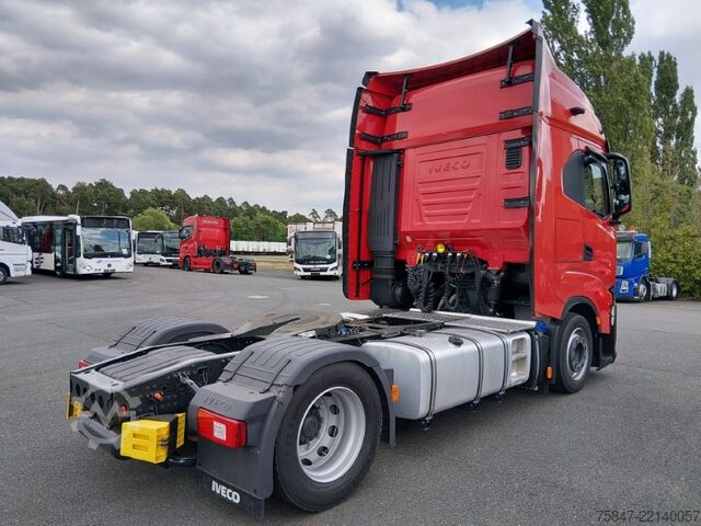 大容量トラクターユニット Iveco S-Way AS 440 S 46 T/FP LT Navi ACC