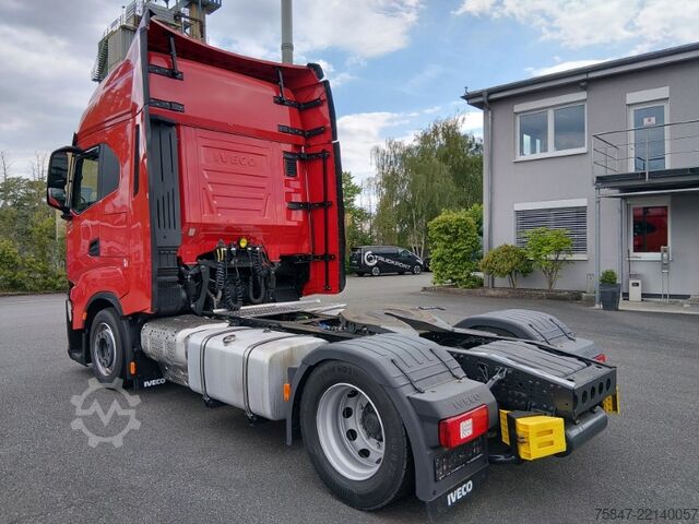 大容量トラクターユニット Iveco S-Way AS 440 S 46 T/FP LT Navi ACC