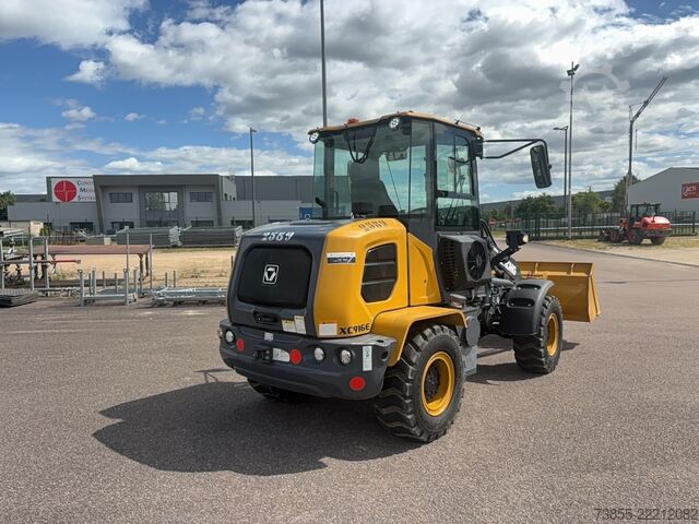  XCMG XC916E with bucket and forks