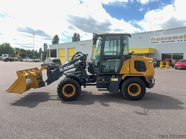  XCMG XC916E with bucket and forks