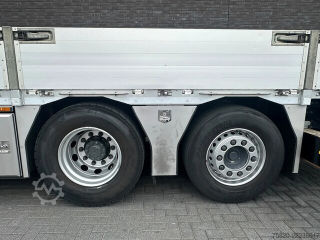 Kamion sa kranom DAF XF 530 8X2+HIAB 1055E-8+JIB 150X-6 KRAAN/KRAN/C...