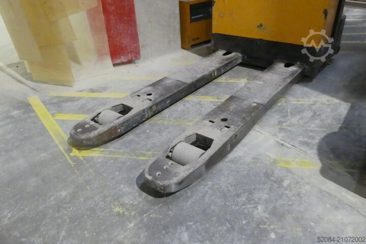 ръчна палетна количка Jungheinrich 