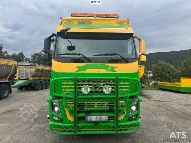 Standard-SZM Volvo FH16 660 6x4 Truck w/ Hydraulics.