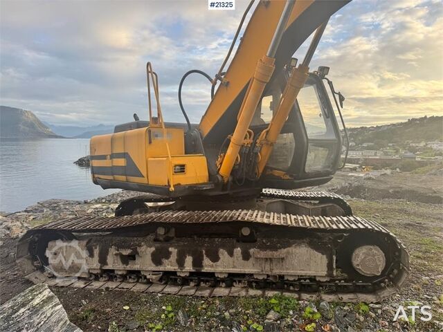 ক্রলার খননকারী JCB JS200LC